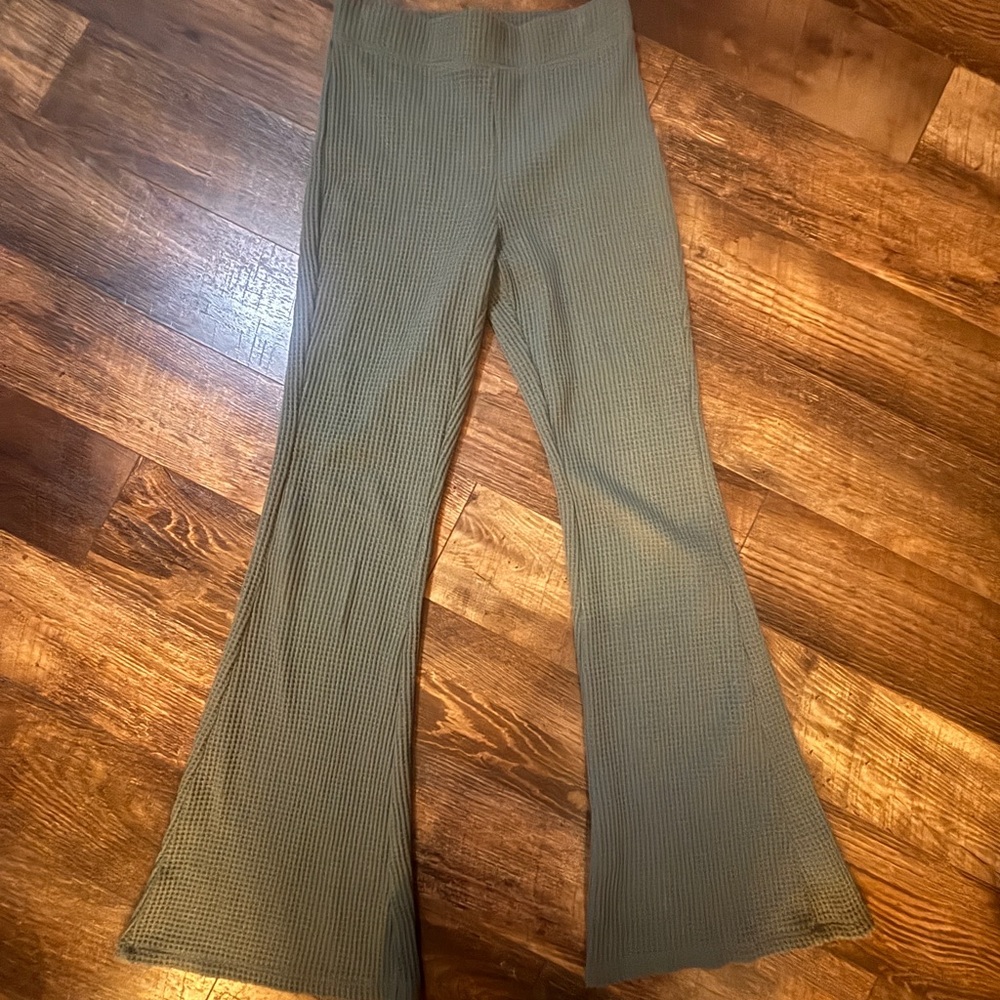 Aerie Women's Flare Pants in Olive Green - Picture 2 of 4